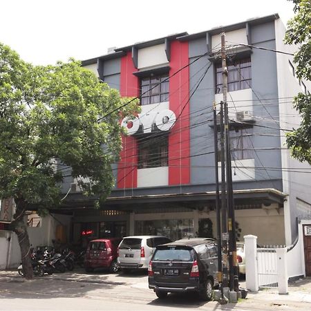 Oyo 173 Asoka Hotel Bandung Exterior photo